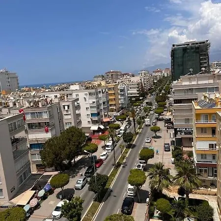 Deniz Manzarali Havuzlu Appartement Alanya